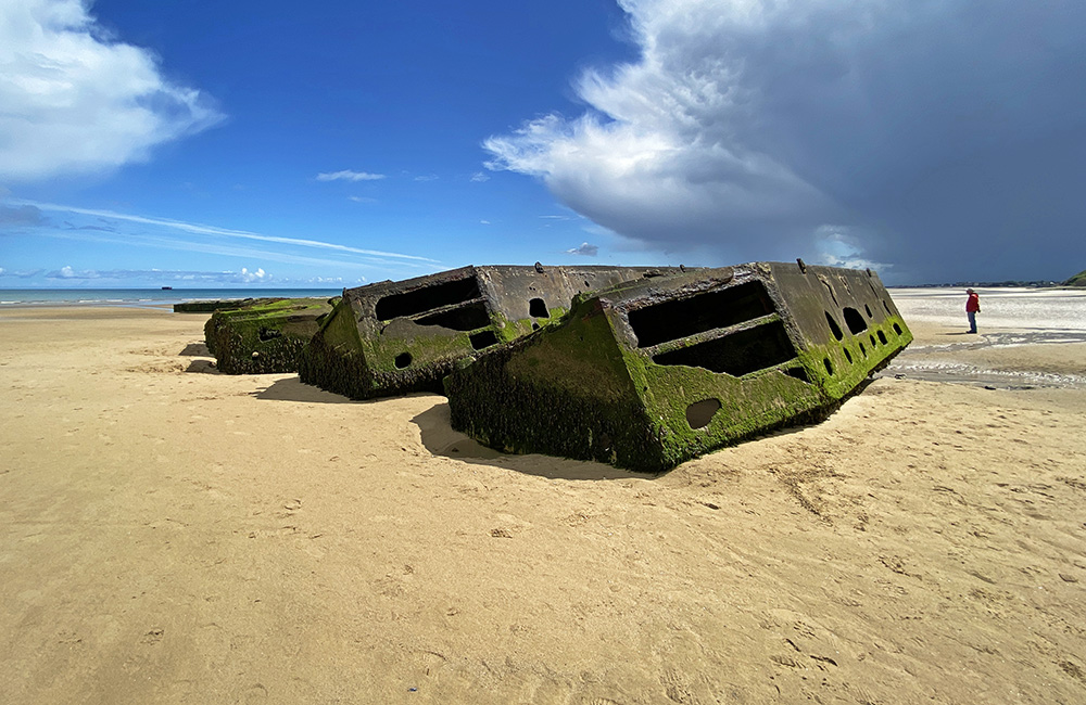 Gold Beach, Mulberry Harbor