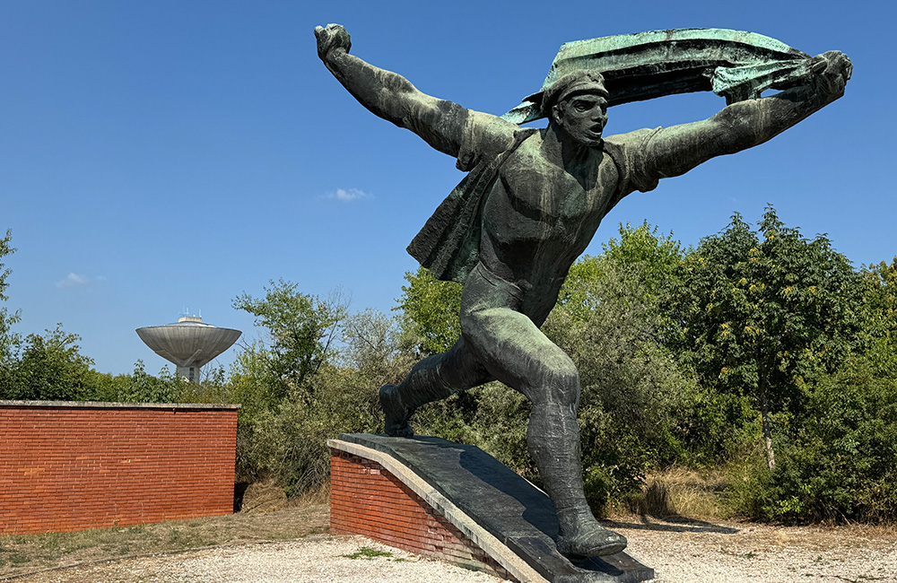 Communist-era statue at the Memento park