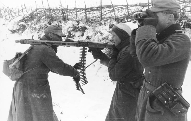 What was the primary consideration behind the German decision to replace the MG 34 machine gun with the newer MG 42?