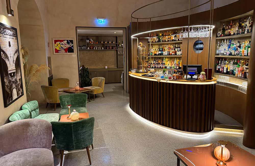 Hotel bar in Lucca