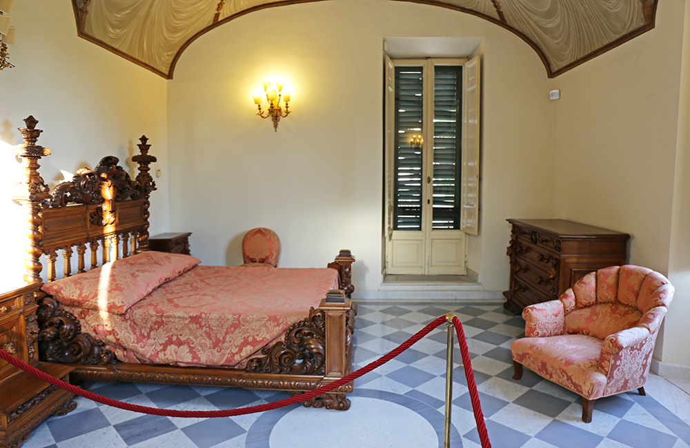 Mussolini's bedroom